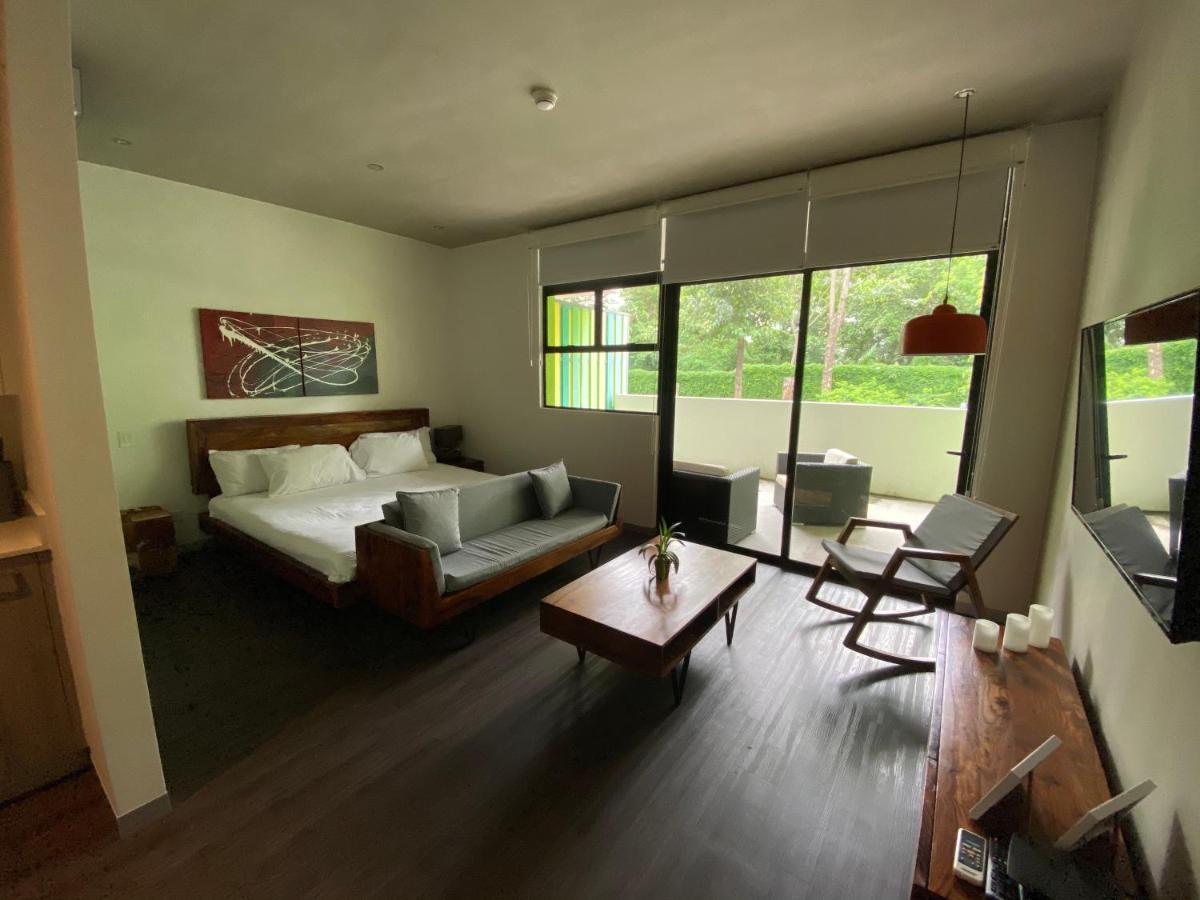 Bee Suites Santa Ana Exterior photo