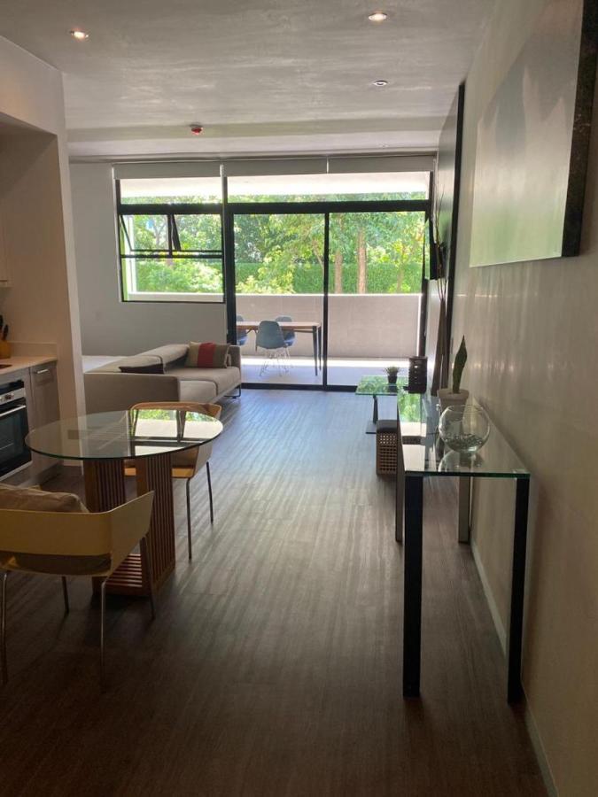 Bee Suites Santa Ana Exterior photo